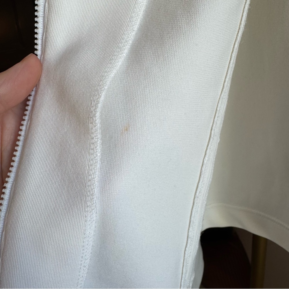 Boston Proper Sporty Zip Front Creamy White Knit Jacket w/Vented Sleeve - Small - Picture 17 of 17